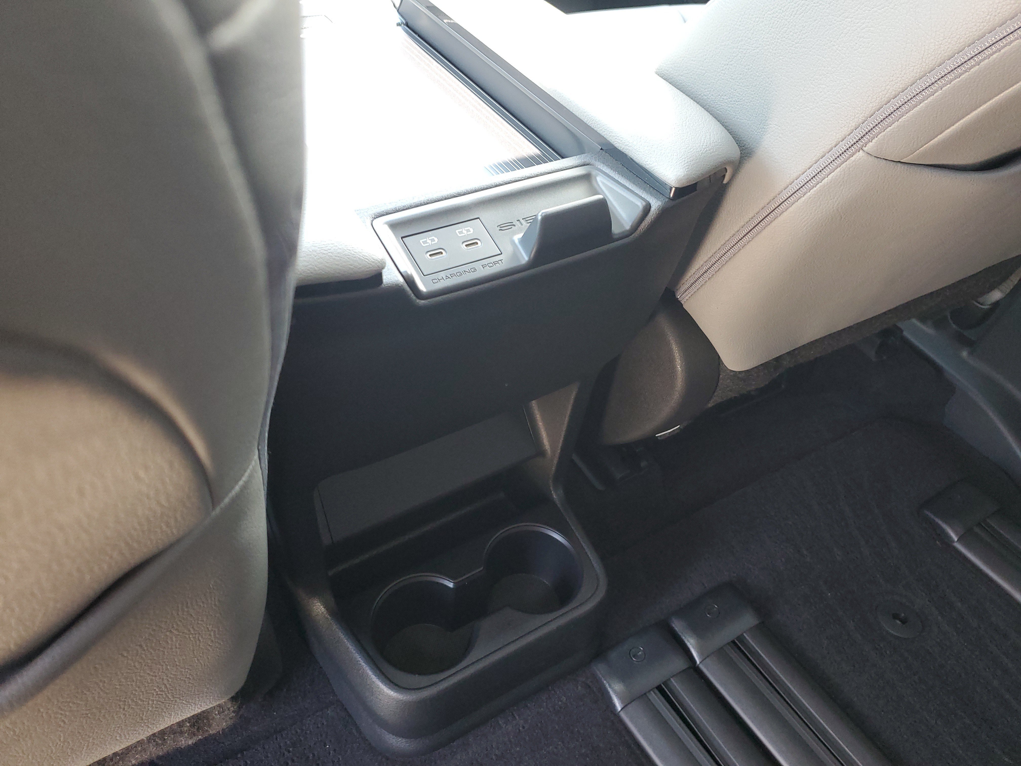 Certified 2025 Toyota Sienna XLE FWD image 15