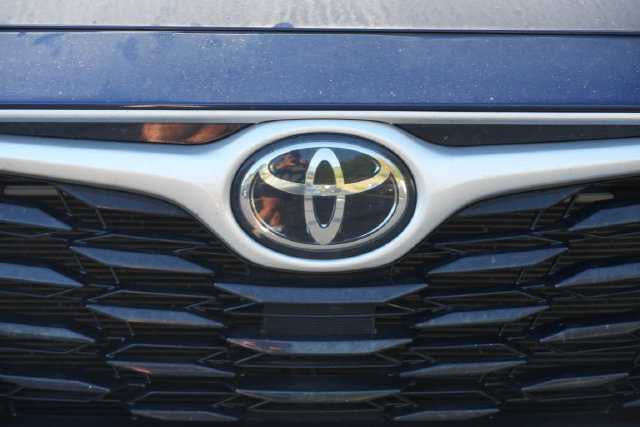 Used 2023 Toyota Highlander XLE FWD image 5