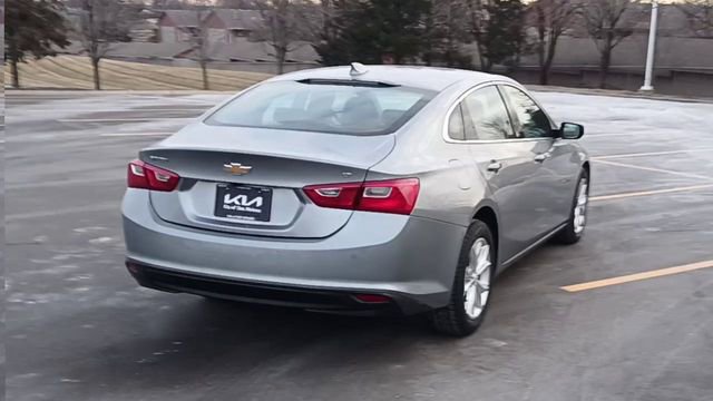 Used 2025 Chevrolet Malibu LT FWD image 2