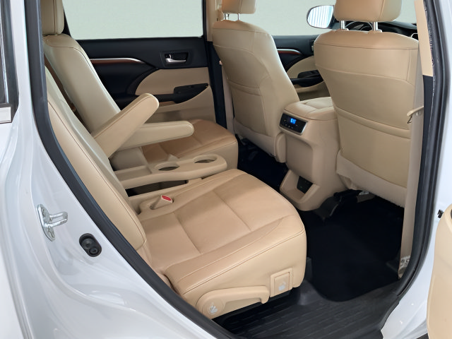 Used 2019 Toyota Highlander Limited FWD image 24