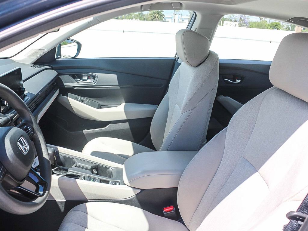 Certified 2023 Honda Accord EX image 17