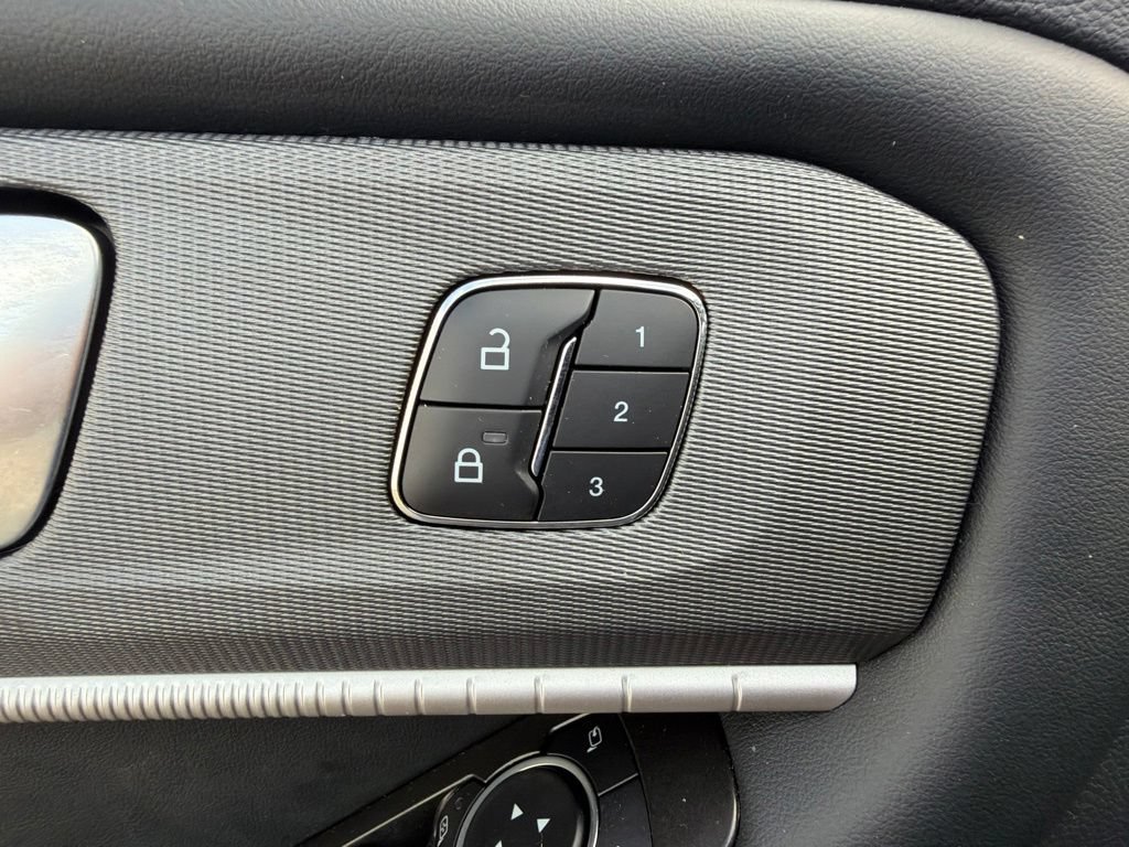 Used 2025 Ford Explorer ST AWD/4WD image 28