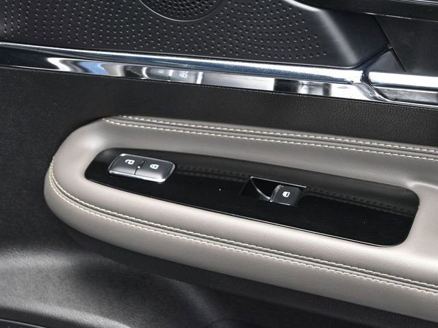 Used 2023 Lincoln Corsair Reserve image 38