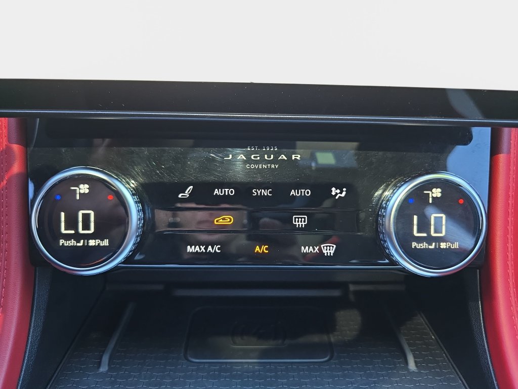 Used 2022 Jaguar F-PACE SVR AWD/4WD image 27