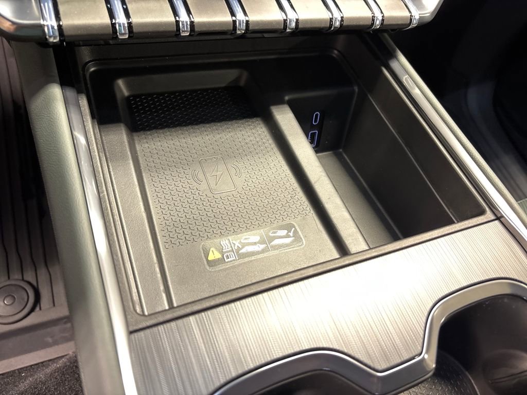 New 2026 GMC Acadia AT4 w/ LPO, Floor Liner Package image 35