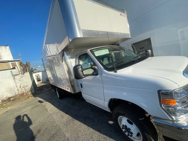 New 2024 Ford E-450 and Econoline 450 Super Duty w/ Driver's Safety Package RWD image 17