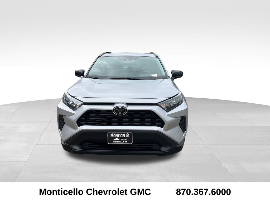 Used 2020 Toyota RAV4 LE image 8