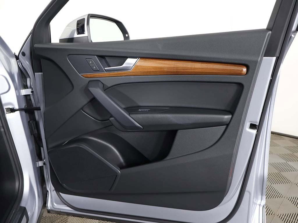 Used 2023 Audi Q5 2.0T Premium w/ Convenience Package image 25