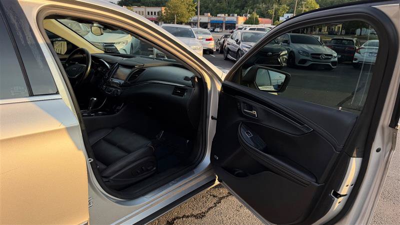 Used 2018 Chevrolet Impala Premier FWD image 30