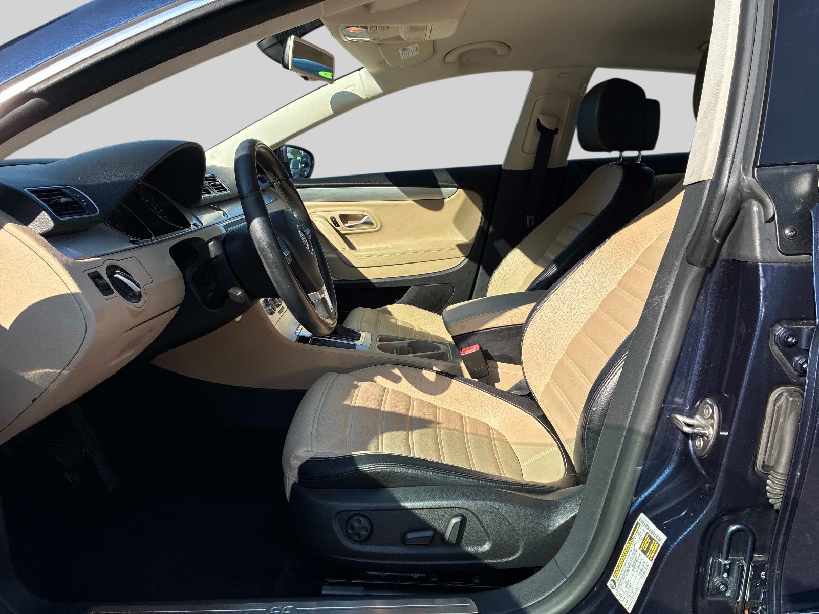 Used 2013 Volkswagen CC Sport FWD image 22