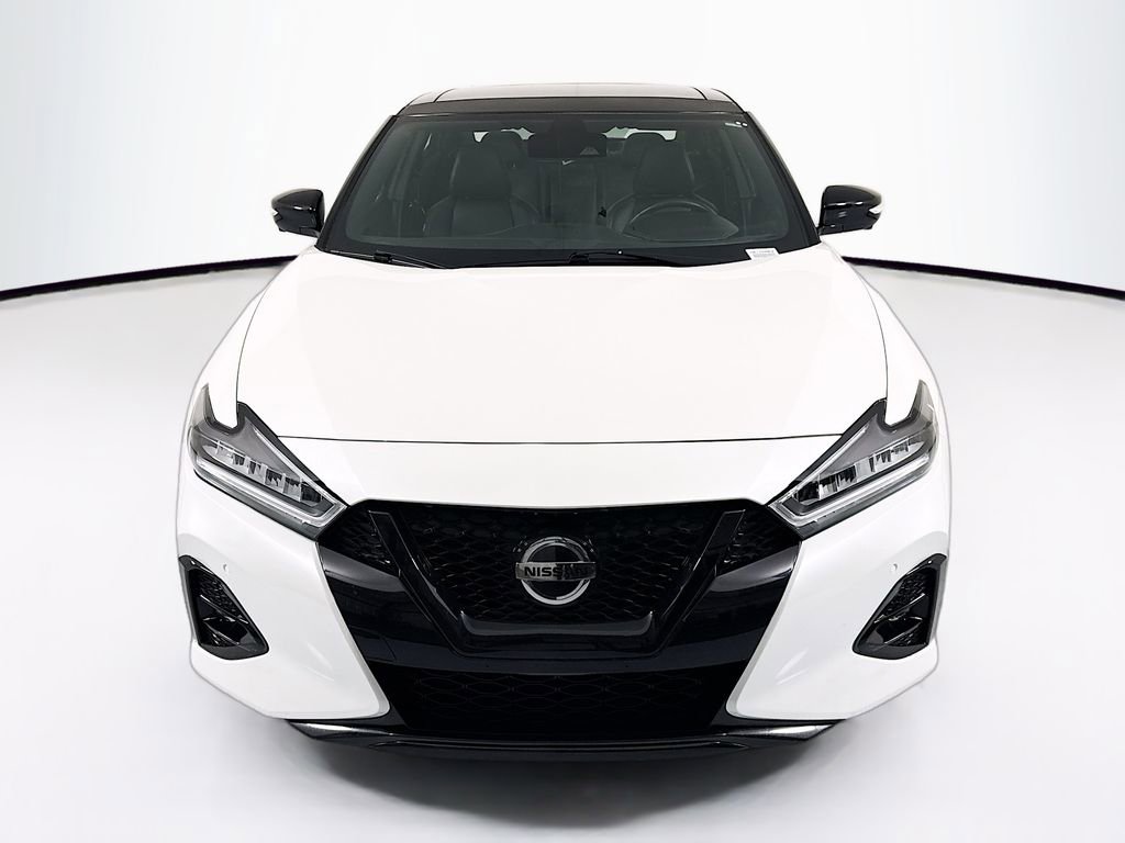 Used 2022 Nissan Maxima SR w/ Sport Mat Group FWD image 2