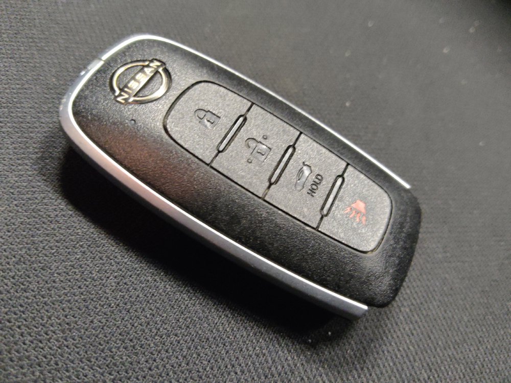 Used 2025 Nissan Sentra SV FWD image 32