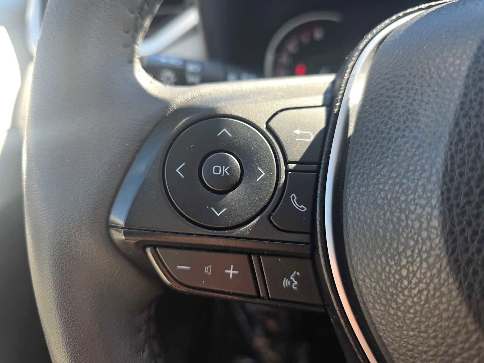 Used 2023 Toyota RAV4 XLE Premium image 35