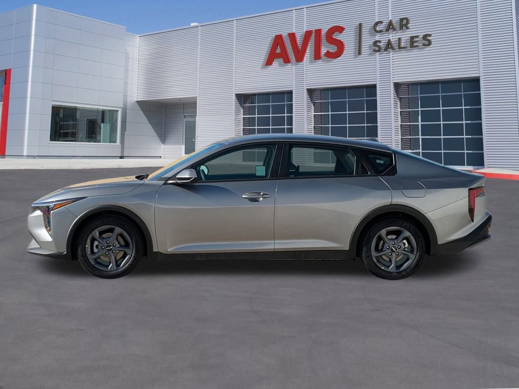 Used 2025 Kia K4 LXS image 9