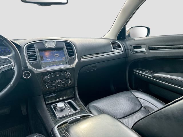 Used 2016 Chrysler 300 C image 25