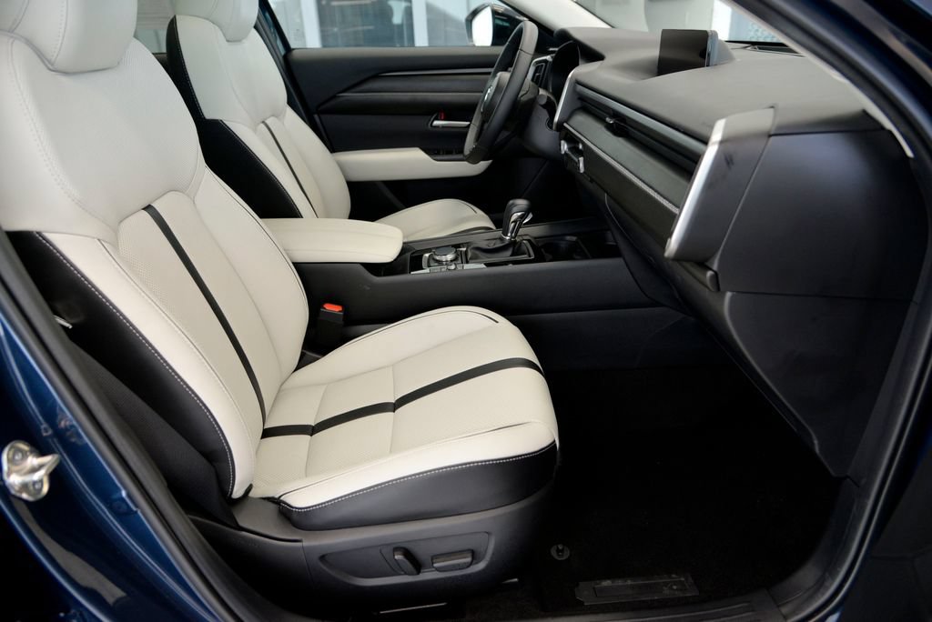 Certified 2026 MAZDA CX-50 AWD 2.5 S w/ Premium Package image 30