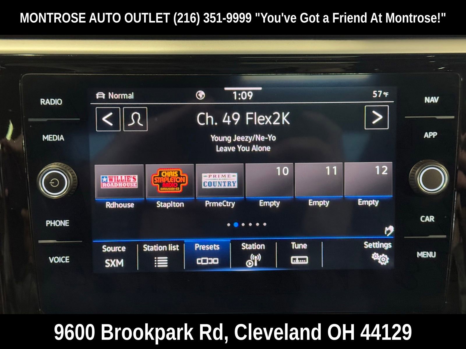 Used 2022 Volkswagen Atlas Cross Sport SEL R-Line image 25