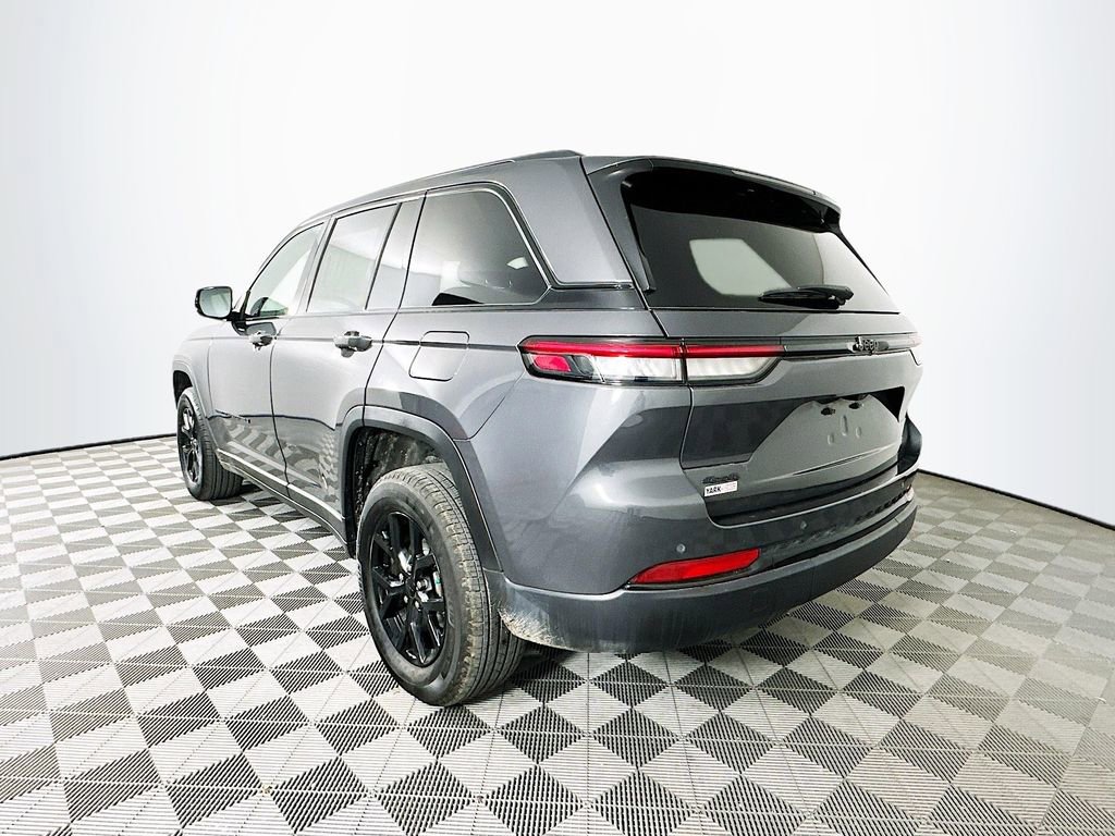 Certified 2024 Jeep Grand Cherokee Altitude image 8