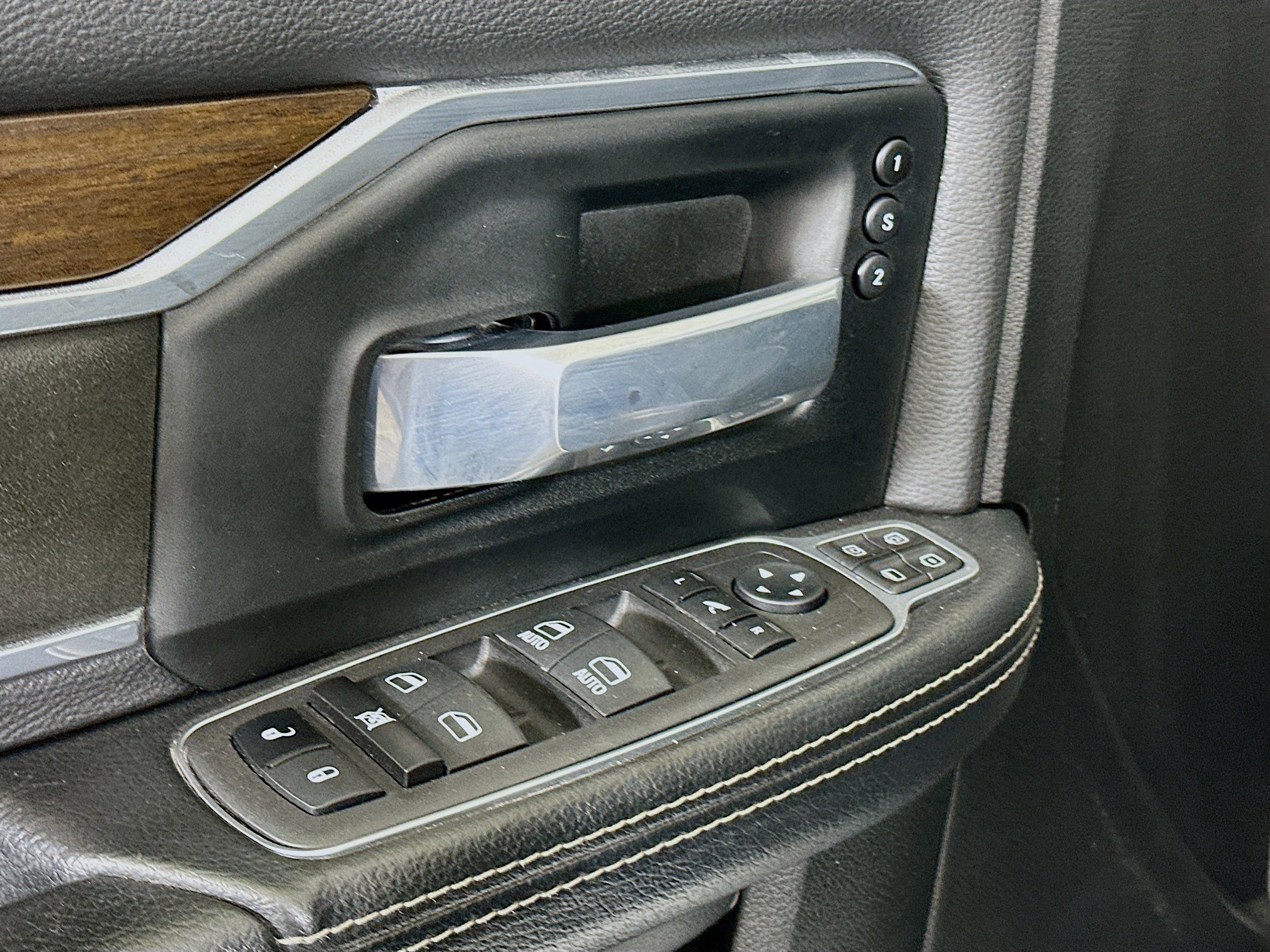 Used 2024 RAM 2500 Laramie image 15