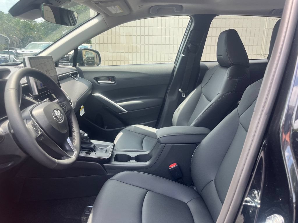 Used 2026 Toyota Corolla Cross XLE w/ Convenience Package FWD image 10
