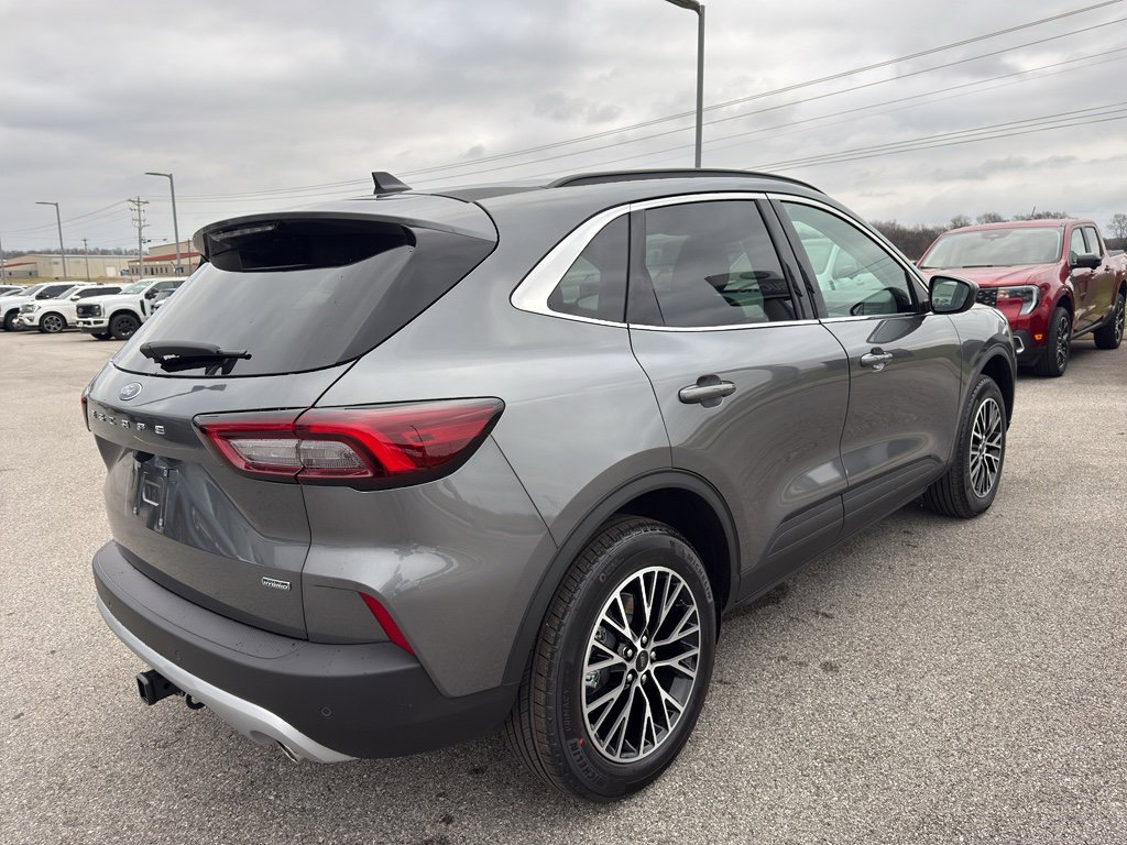 New 2026 Ford Escape SE w/ Class II Trailer Tow Package image 5