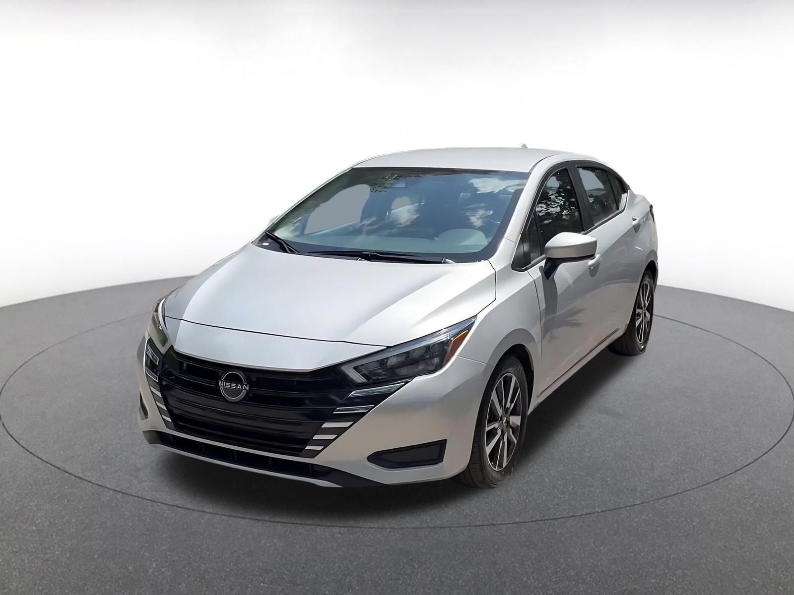 Used 2025 Nissan Versa SV FWD image 6