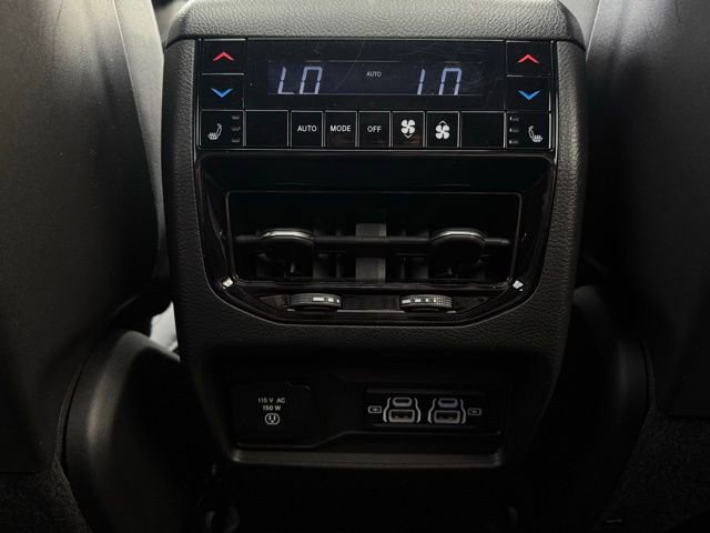 Used 2022 Jeep Grand Cherokee Overland w/ Adv Protech Group III image 23