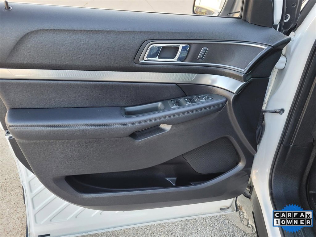 Used 2018 Ford Explorer XLT image 20