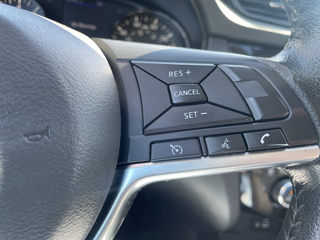 Used 2020 Nissan Rogue SV image 24