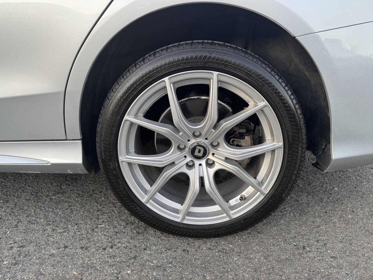 Used 2015 Mercedes-Benz C 400 4MATIC w/ Driver Assistance Package image 20