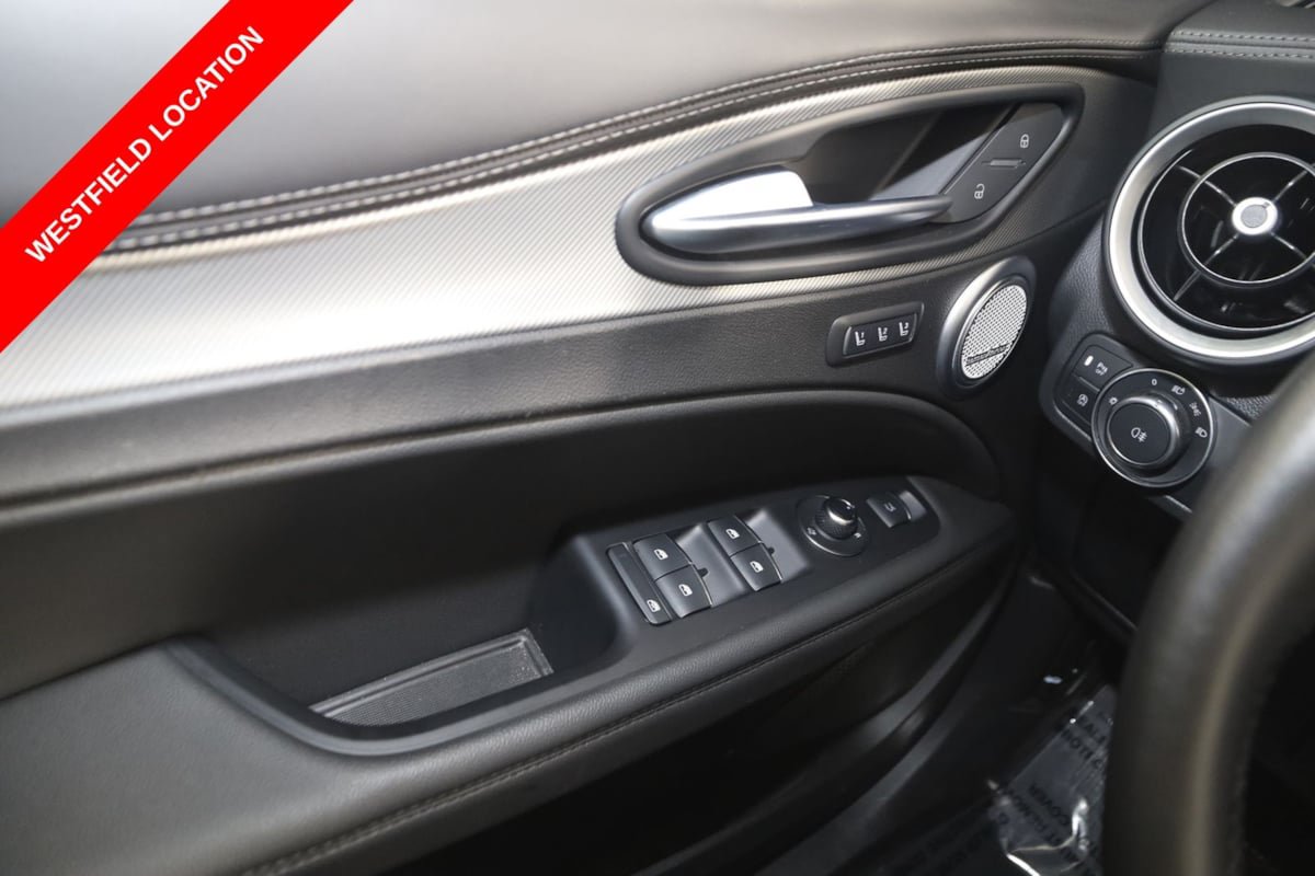 Used 2024 Alfa Romeo Stelvio Ti AWD/4WD image 33