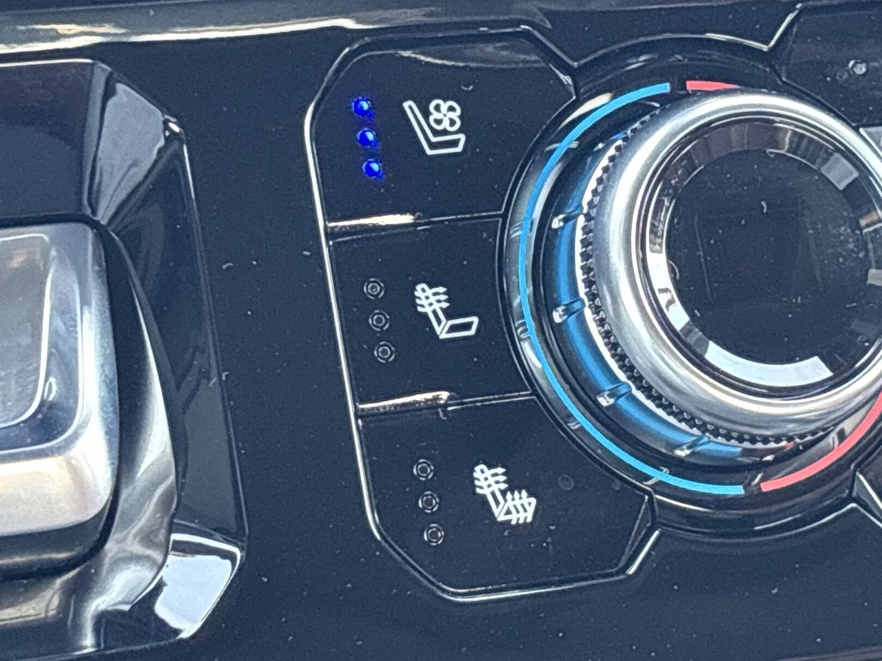 Used 2025 GMC Sierra 2500 Denali Ultimate image 26