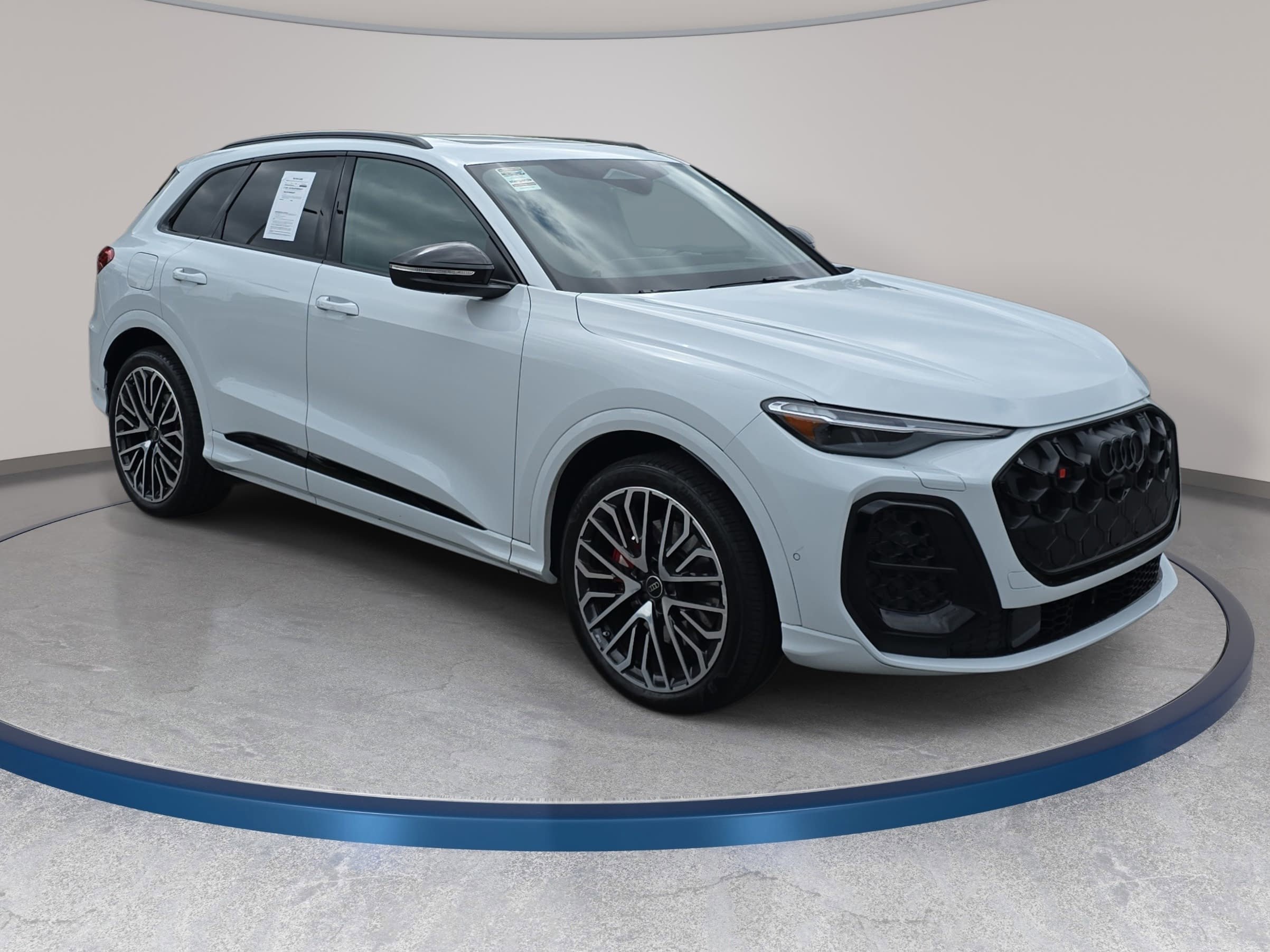 Used 2025 Audi SQ5 Premium Plus w/ Premium Plus Package AWD/4WD image 3