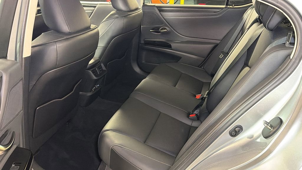 Certified 2023 Lexus ES 350 w/ Premium Package image 15