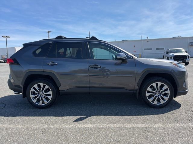 Used 2023 Toyota RAV4 XLE Premium image 10