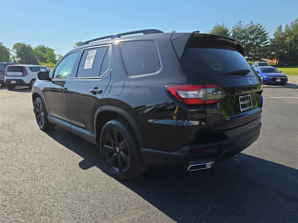 Certified 2025 Honda Pilot Black Edition image 13