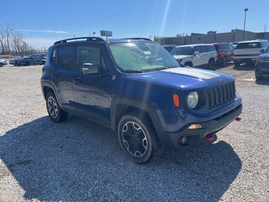 Used 2016 Jeep Renegade Trailhawk w/ Safety & Security Group image 3