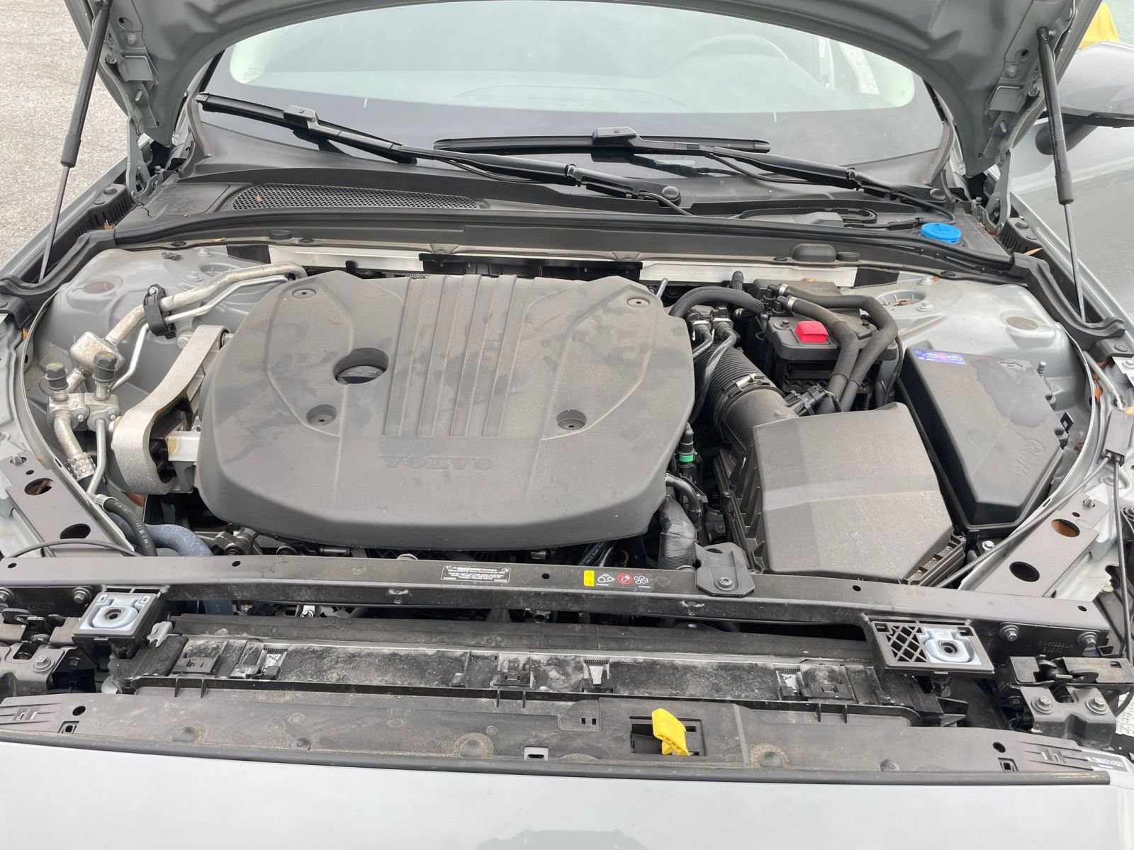 Used 2025 Volvo V60 B5 Cross Country Plus image 32