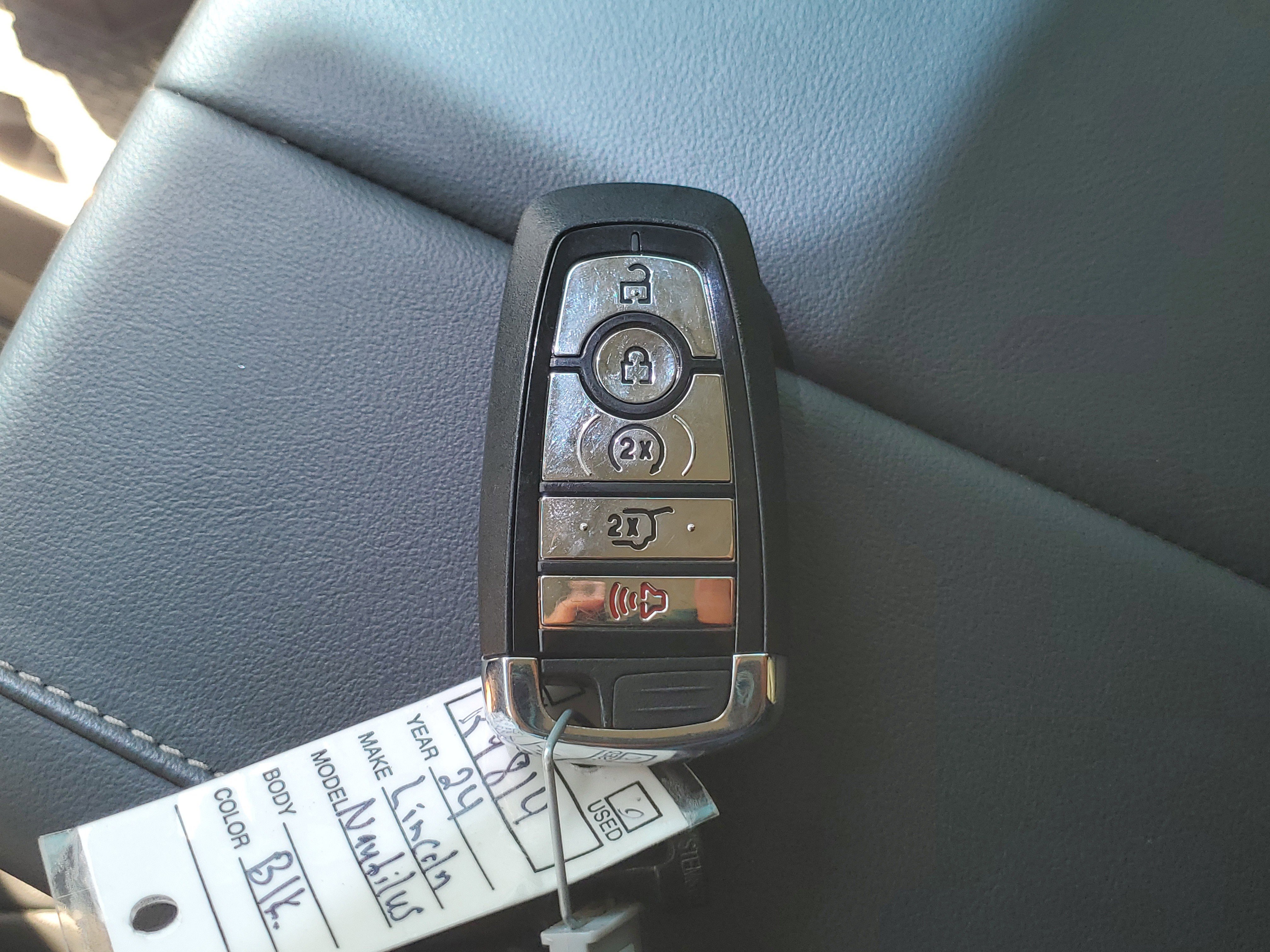 Used 2024 Lincoln Nautilus Reserve image 29