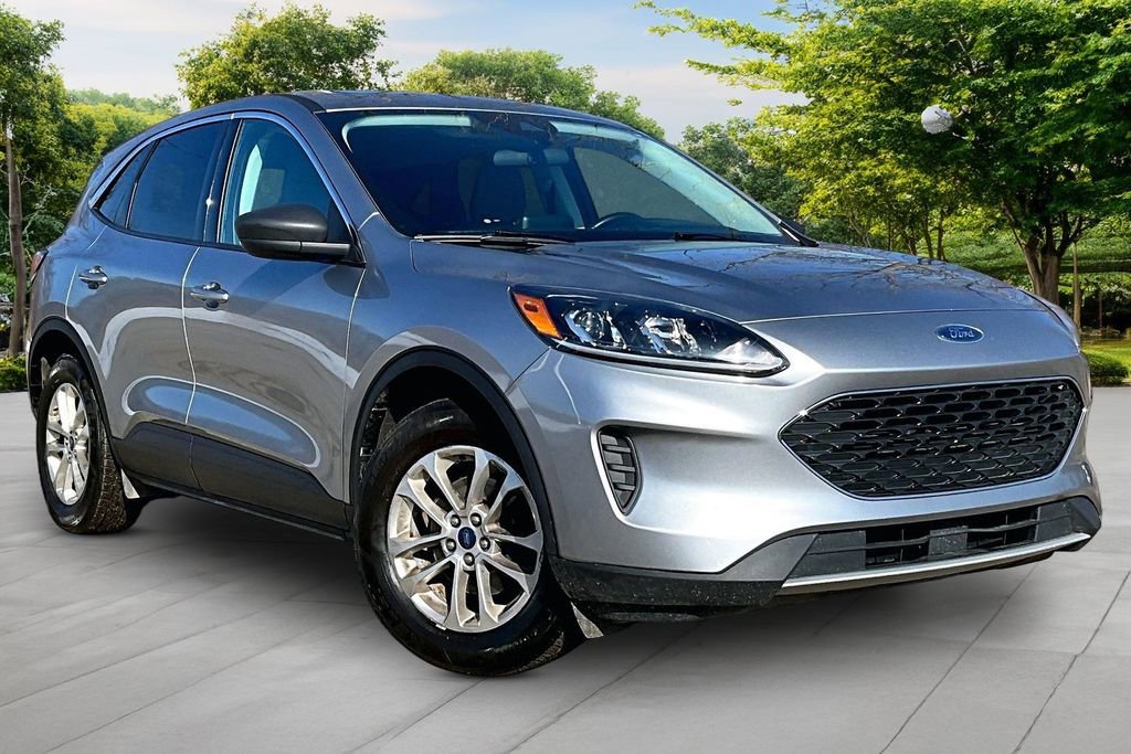 Certified 2022 Ford Escape SE w/ Cold Weather Package image 1