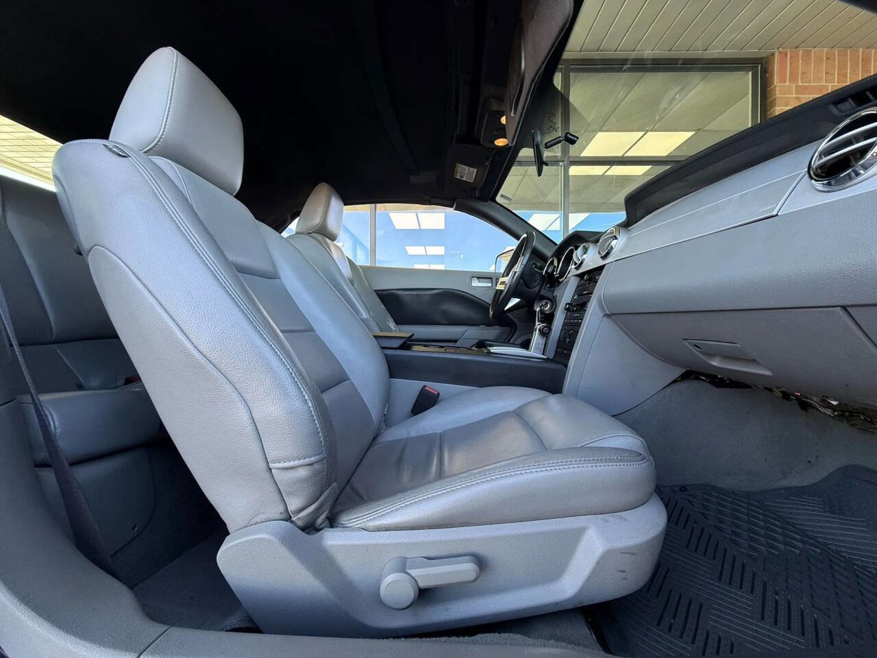 Used 2009 Ford Mustang Premium image 12