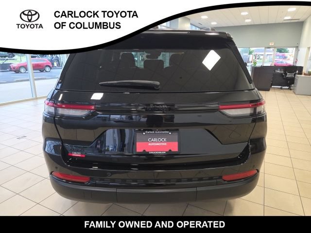 Used 2023 Jeep Grand Cherokee Altitude AWD/4WD image 8