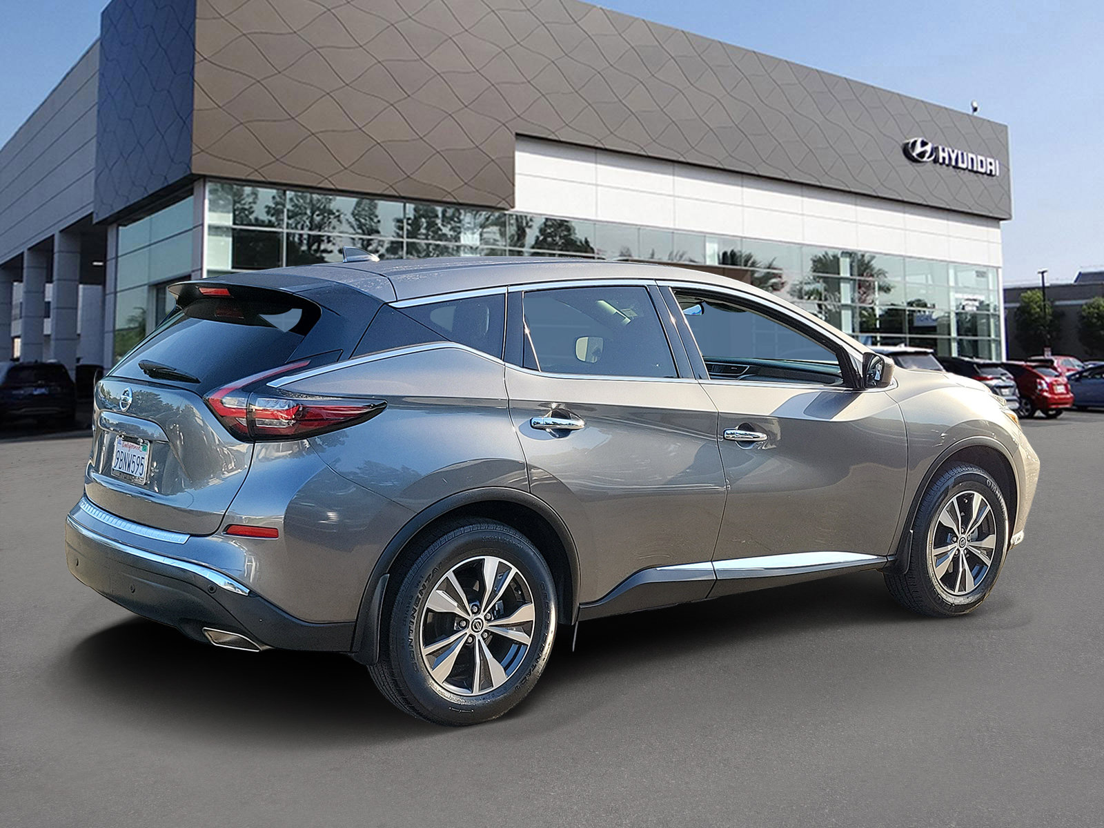 Used 2021 Nissan Murano S FWD image 2