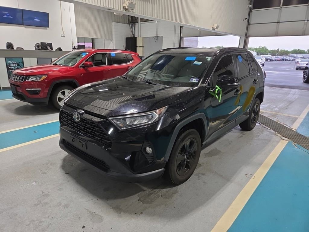 Used 2019 Toyota RAV4 XLE AWD/4WD image 6