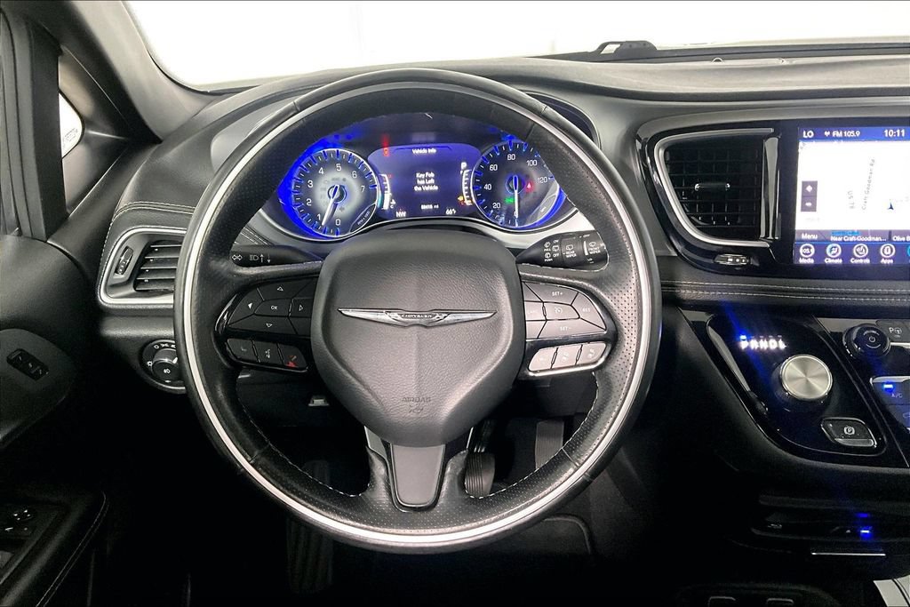 Used 2020 Chrysler Pacifica Limited w/ Advanced Safetytec Group FWD image 5