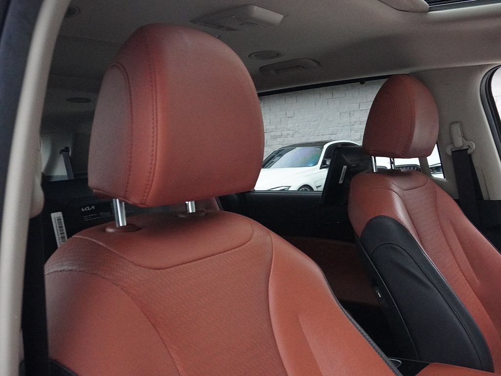 Used 2023 Kia Carnival SX Prestige FWD image 30