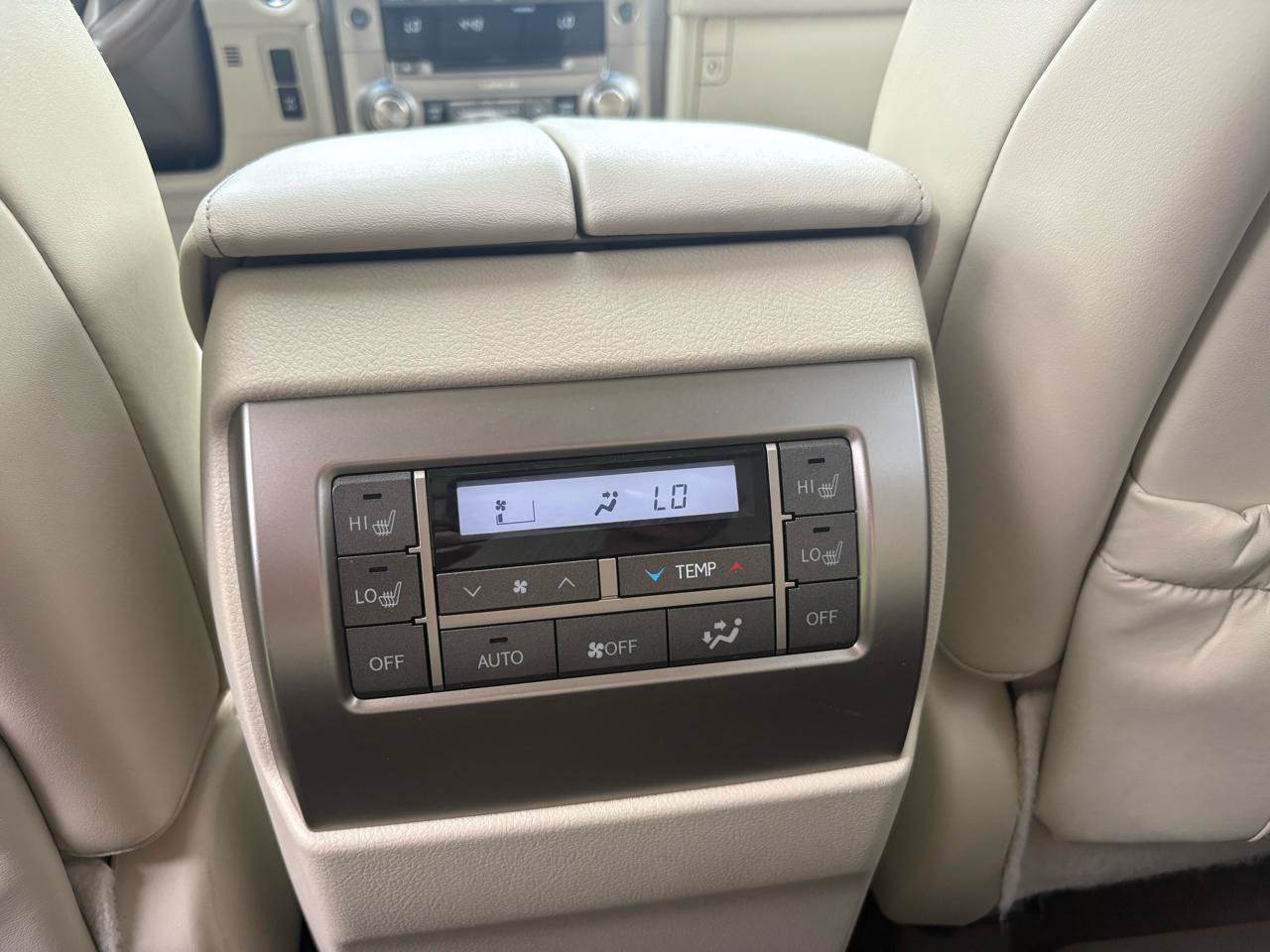 Used 2017 Lexus GX 460 Premium w/ Premium Package AWD/4WD image 24