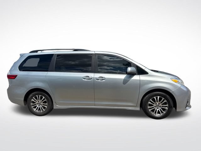 Used 2019 Toyota Sienna XLE FWD image 7