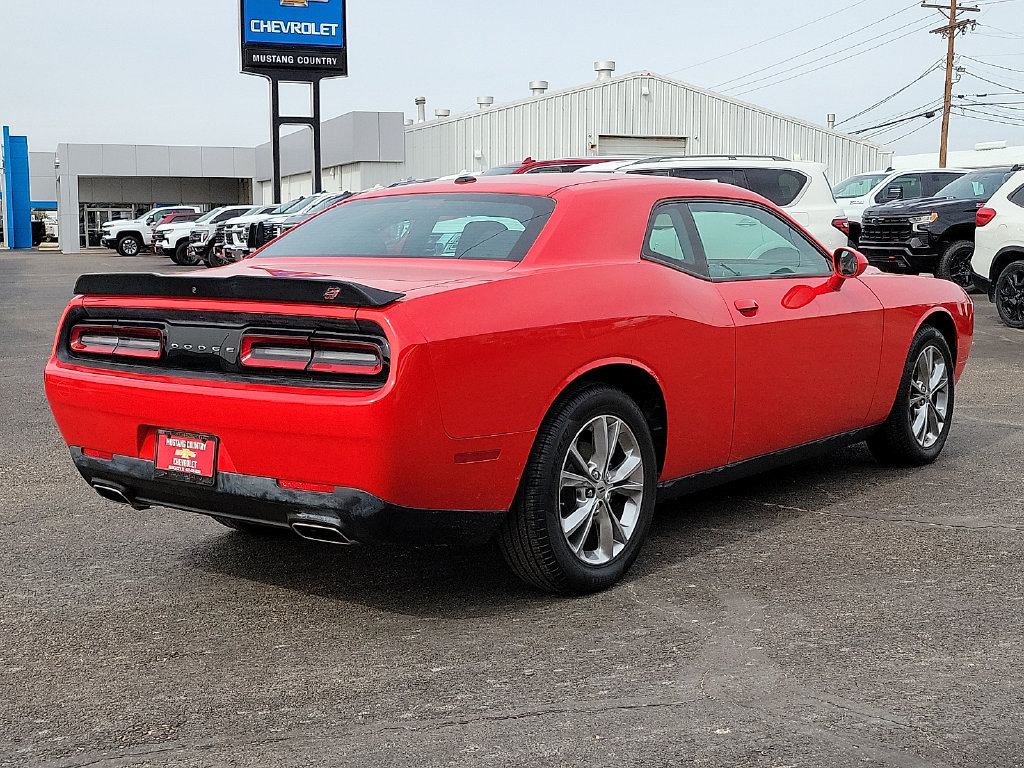 Used 2023 Dodge Challenger SXT AWD/4WD image 4