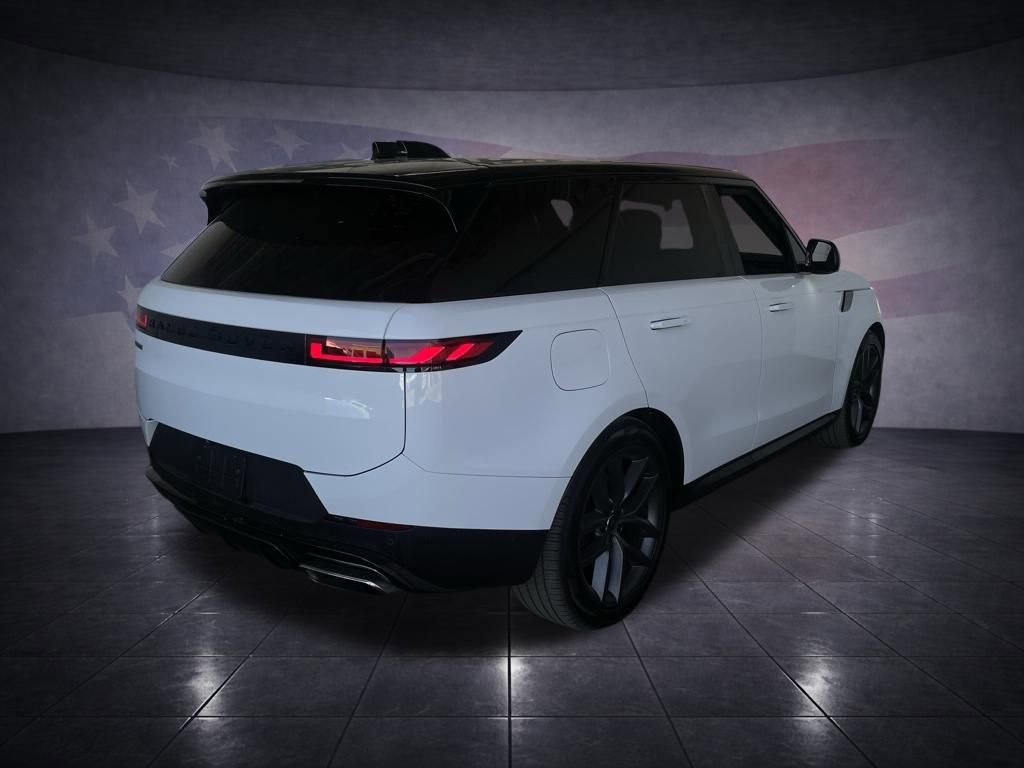 Used 2024 Land Rover Range Rover Sport SE image 5